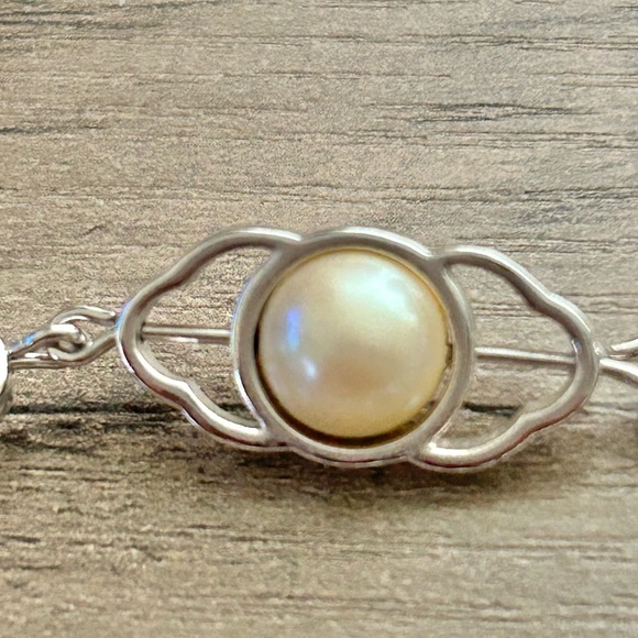 Monet Vintage Silver and Pearl Necklace-Amazing Condition!!! - Picture 7 of 7